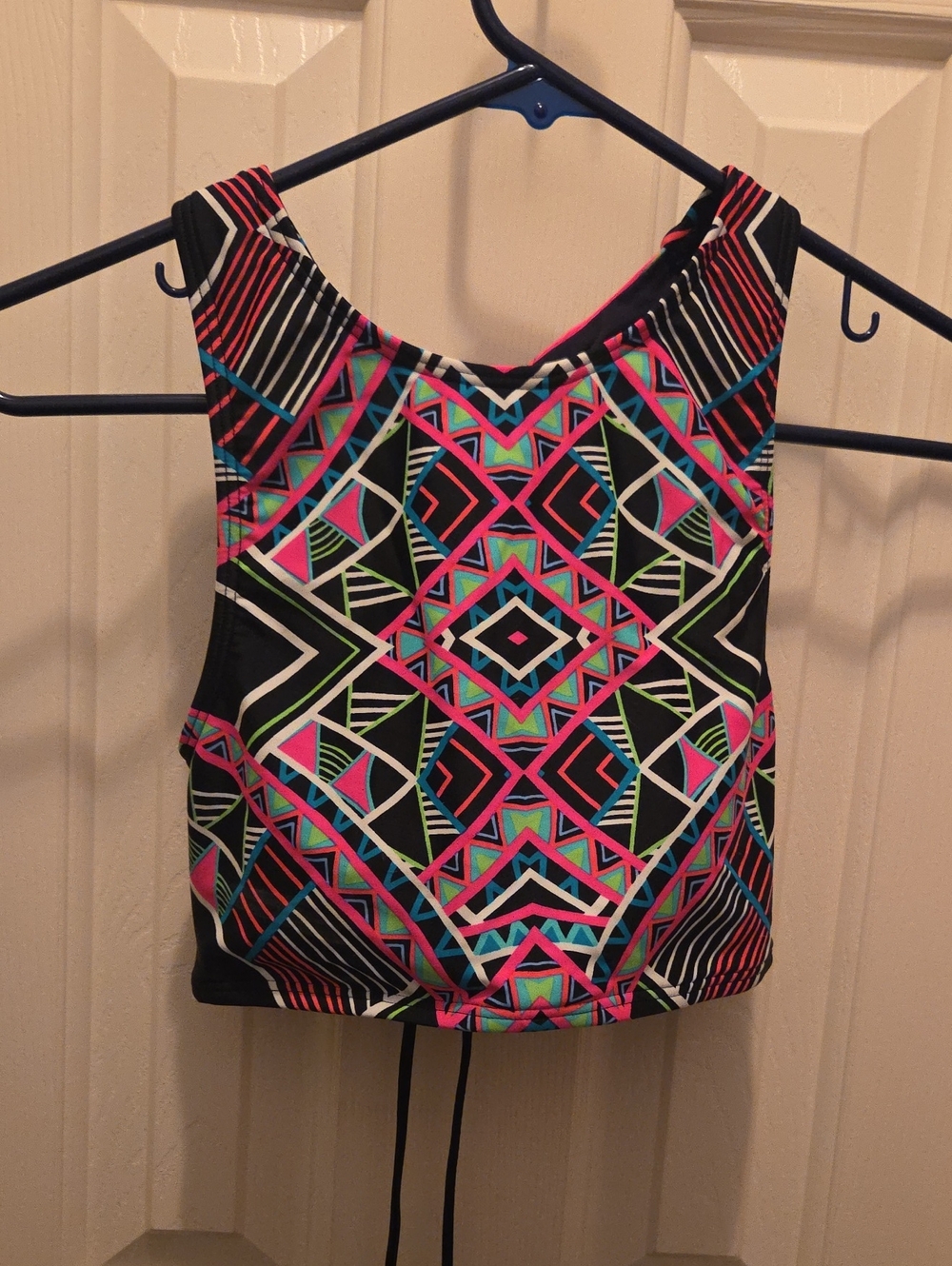 Women’s Geometric Print Swimsuit Top in Black and Pink